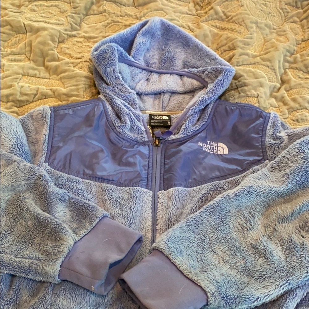 Girls XL The North Face furry jacket. GUC!